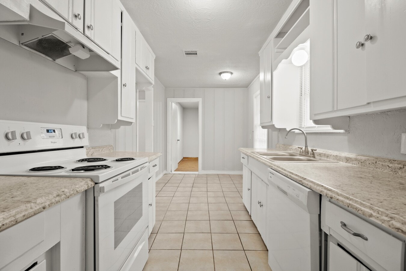 Photo - 728 22nd Ave N