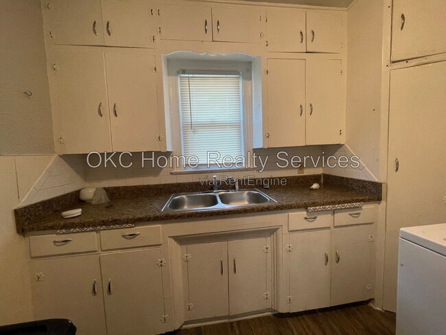 Photo - 3509 S Blackwelder Ave
