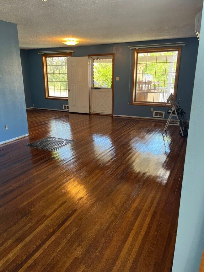 Photo - 4 bedroom 2 bath home on acreage