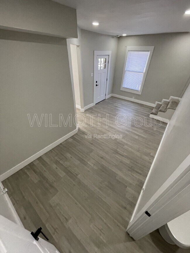 Photo - 321 E 31st St Unit 1