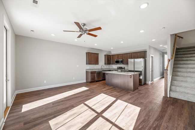 Photo - 375 Harper Village Way