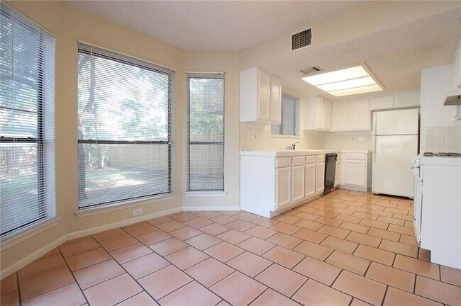 Photo - 9002 Sanger Dr