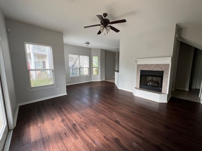 Photo - Three Bed / Three Bath with Fenced Yard an...