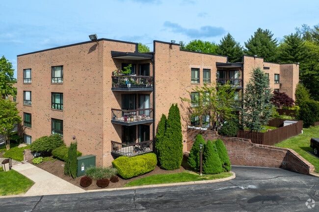 680 Huntingdon Pike Huntingdon Valley, PA - Hill House