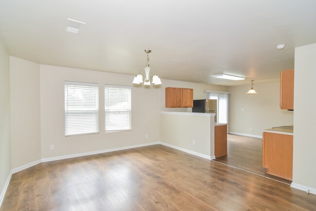 Photo - 128 Lockport Dr