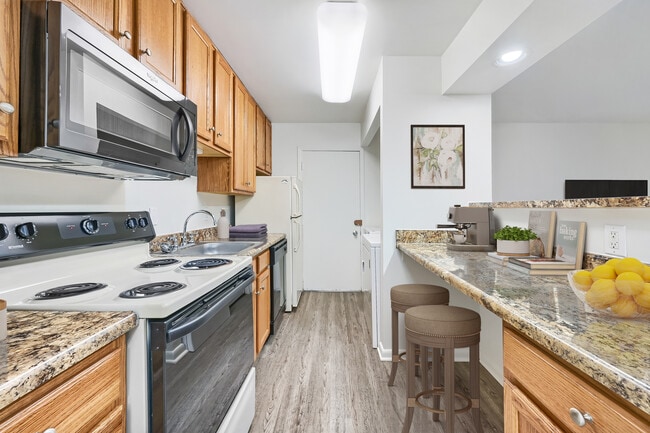 Kitchen- 2 Bedroom Deluxe, 2nd FL