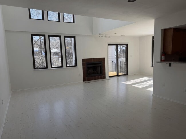 Building Photo - 798 Spinnaker Ct Unit 798