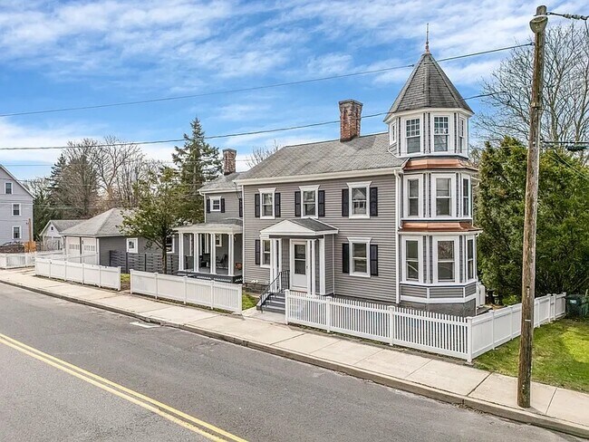 Photo - 87 Washington Ave Apartments