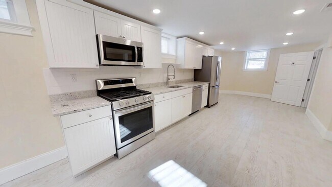 Photo - 30 Cambridge Ter Unit 1