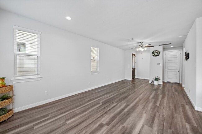 Photo - 9913 Brickhouse Dr