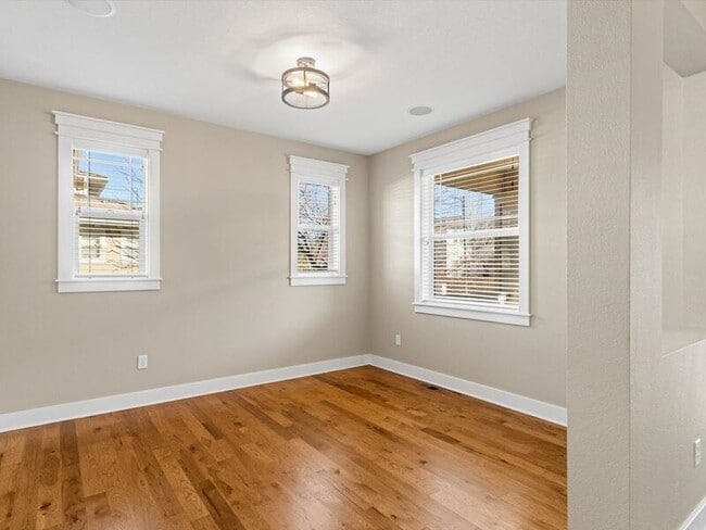 Photo - 3465 Willow St