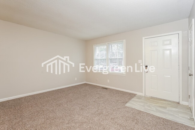 Photo - 904 Gordon St