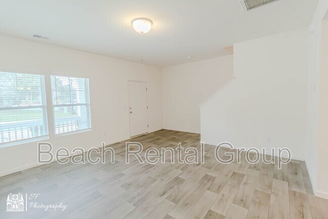 Photo - 305 Cherwell ct