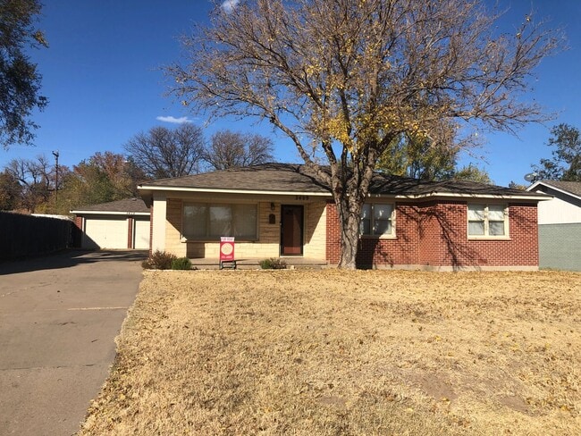 Building Photo - Located in Canyon!!!! Nice 3bedroom 1 bath located near WT and shopping center