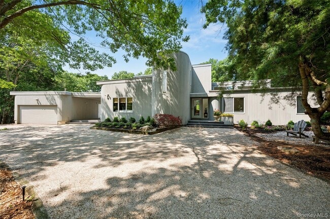 16 Elizabeth Ln