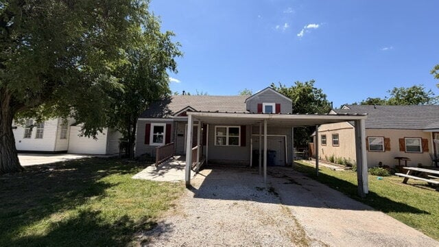 Building Photo - Prime MWC Rental: Huge Yard & Near Tinker AFB!