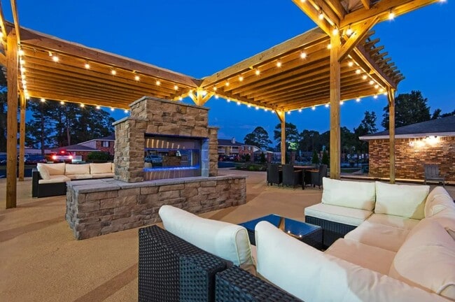 Building Photo - Hunters Pointe Rental