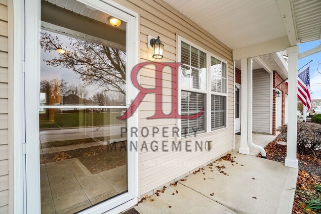 Photo - 106 Portrait Cir