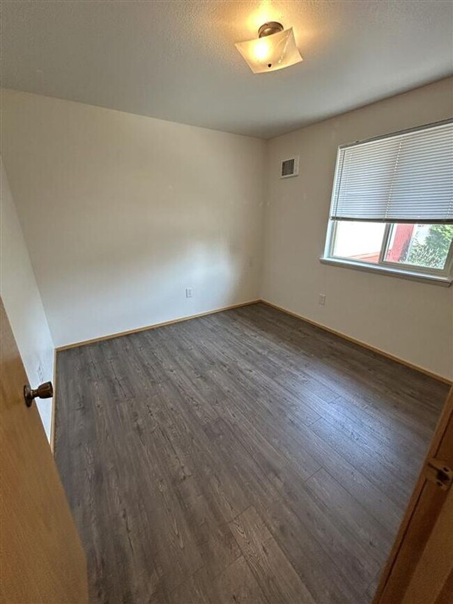 Photo - 550 Front St Unidad A