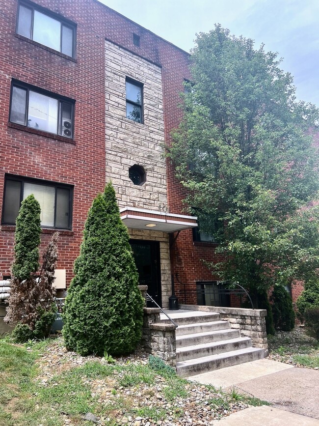 Photo - *** Pet Friendly Apartments in Mt. Lebanon * Near Castle Shannon T Stop * Affordable and Spacious...