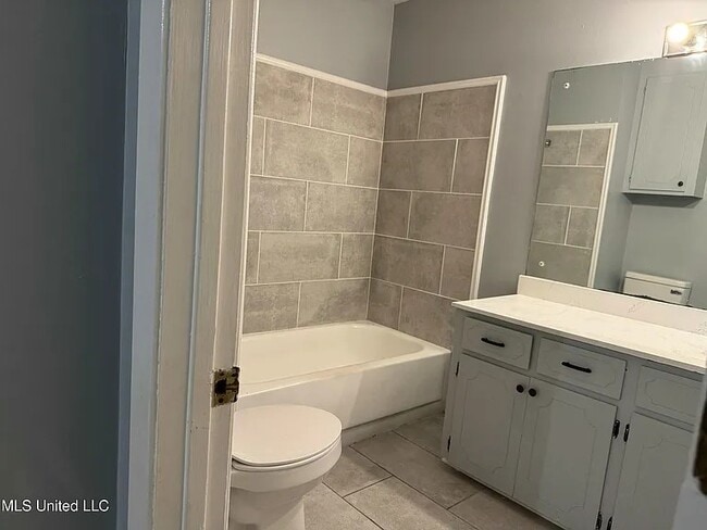 Photo - 123 Fairoaks Dr