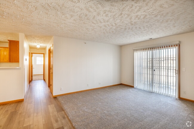 2BR, 2BA - 1,122SF - Living Area