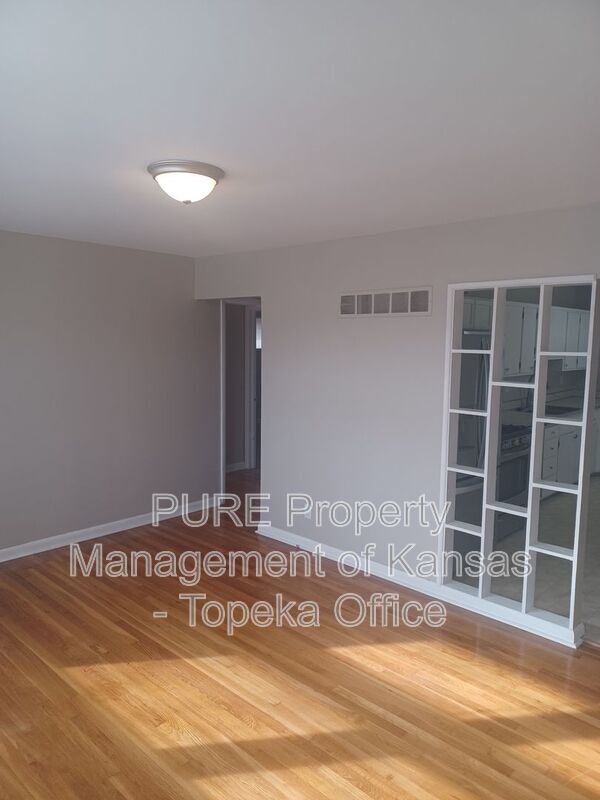 Photo - 2117 SW Van Buren St