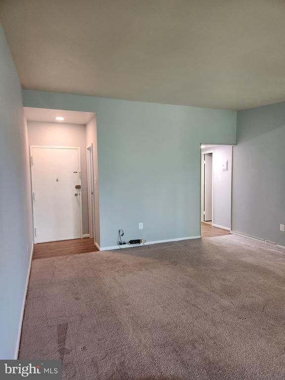 Building Photo - 10320 ROCKVILLE PIK Unit 401 Rental