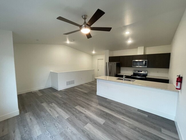 Photo - 2847 E Lakeview Rd Unit 1