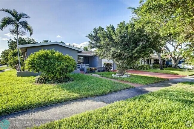 Building Photo - 1700 N 47th Ave Rental