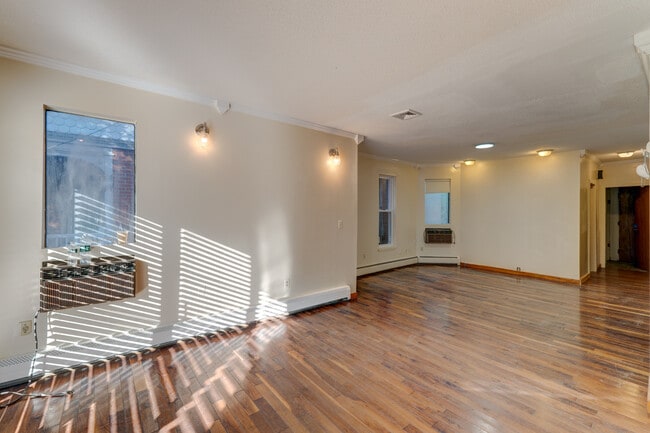 Photo - 26 Lynwood Pl