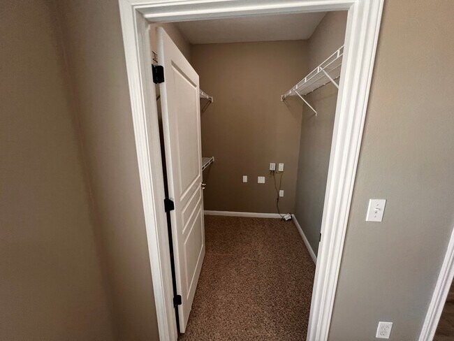 1031 FM2931 Unit 817