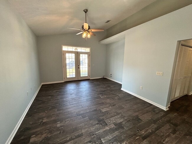 Photo - 2612 Oakmont Dr