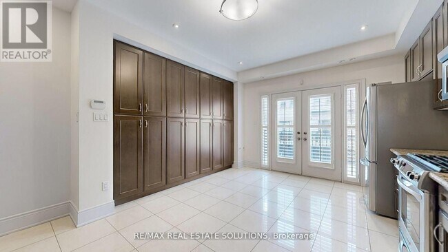 Photo - 30 Mallingham Ct