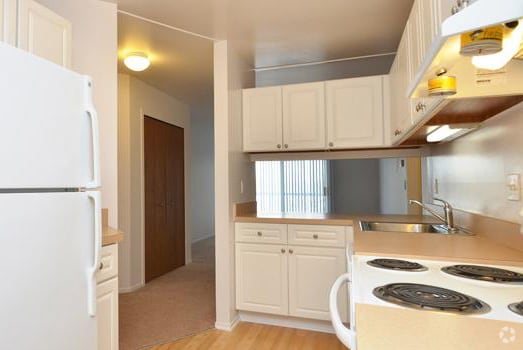 Crystal Lake Apartments