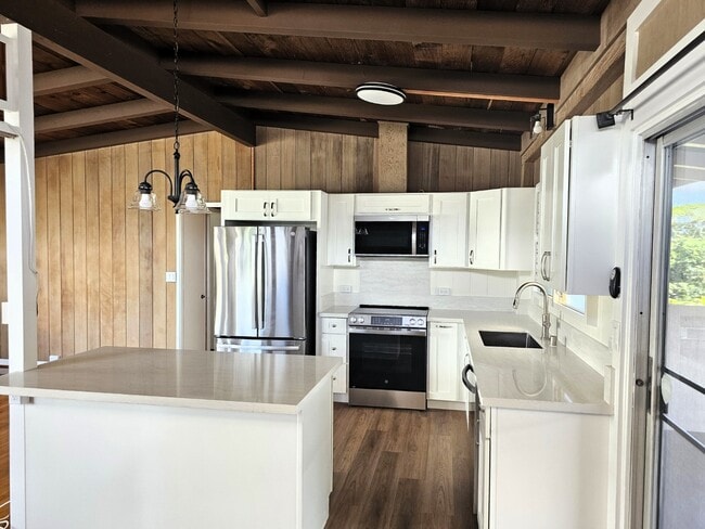 Photo - 4 bed, 2.5 bath single family house, Liliha neighborhood.