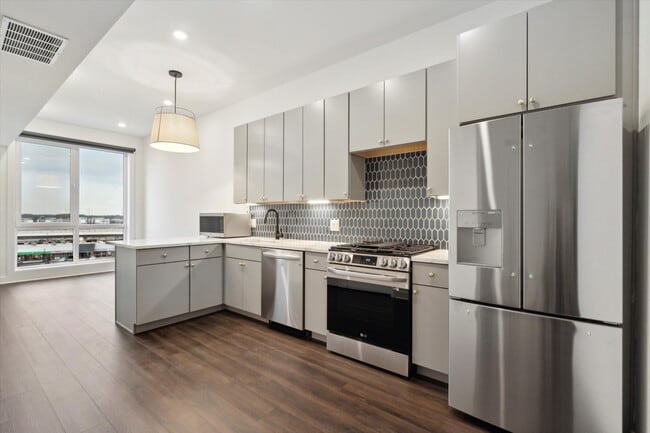 Building Photo - 2636 E York St Unit 602