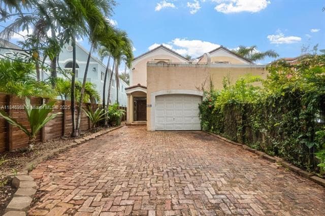 Photo - 3049 Mary St