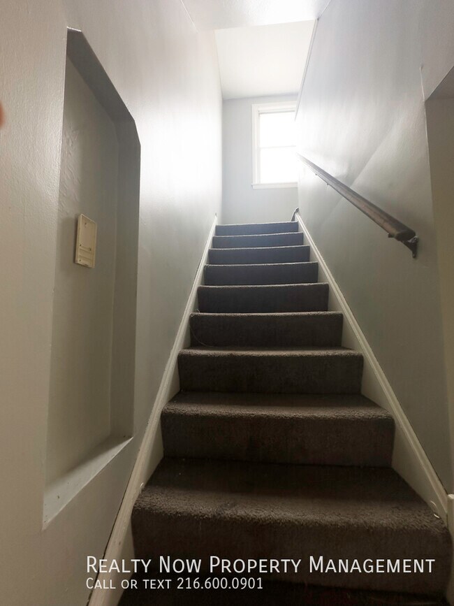 Photo - 1515 E 193rd St