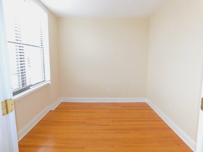 Photo - 515 Sheridan Rd