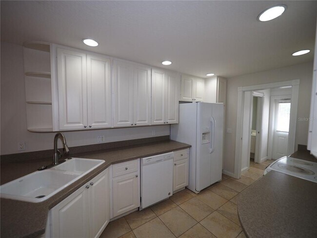 Photo - 1553 Napoli Dr W