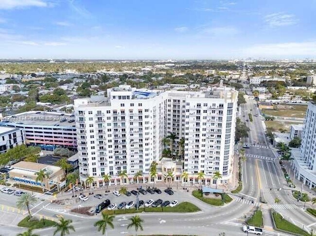 Building Photo - 1830 Radius Dr Unit 203