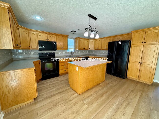 Photo - 3 Bedroom Ranch No Steps! | Midwest Property Resources, LLC