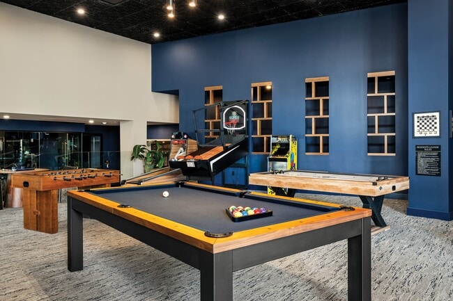 Lobby Lounge & Game Room - 51 South