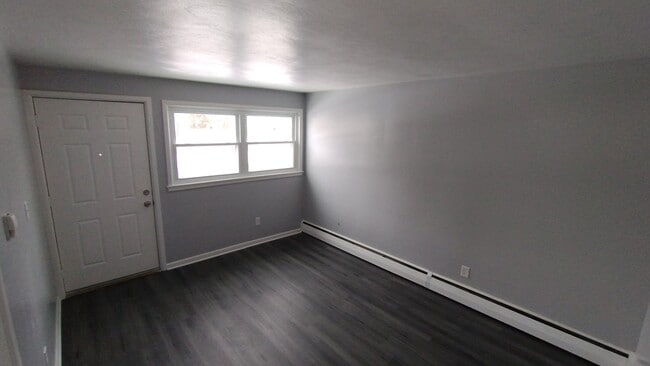 Photo - 57 Kirby Ave Unidad Apt 1