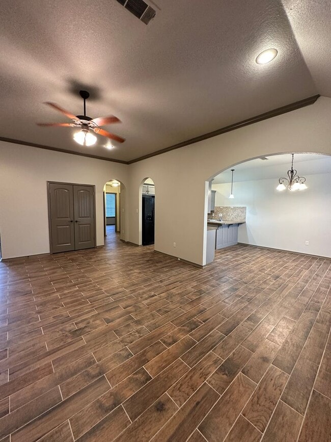 Photo - $2,200.00 Move-in-Special