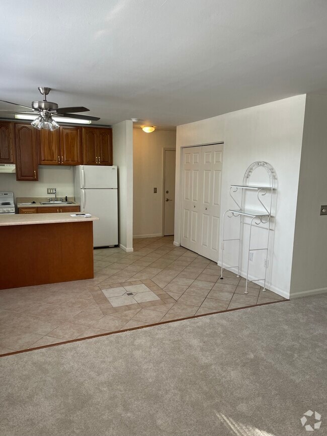 Building Photo - 4707 Croftshire Dr Unit 3D Rental