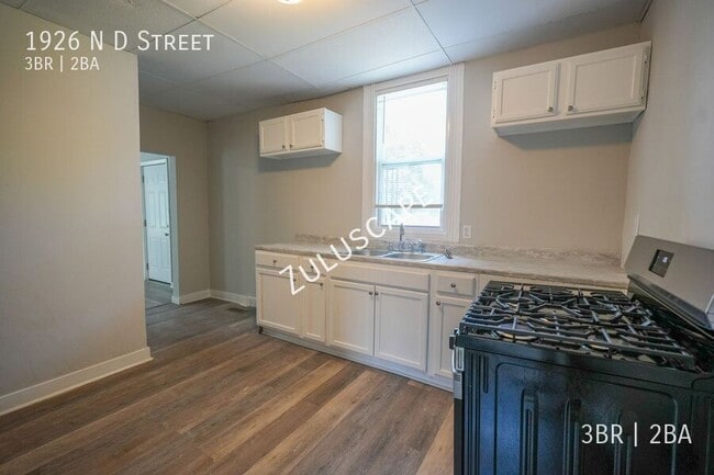 Photo - 1926 N D St