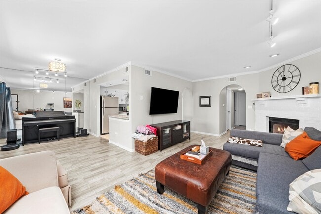 16743 Paxton Ave Unit 3N