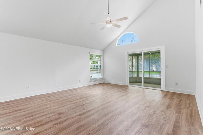 Photo - 325 Sunrise Cir